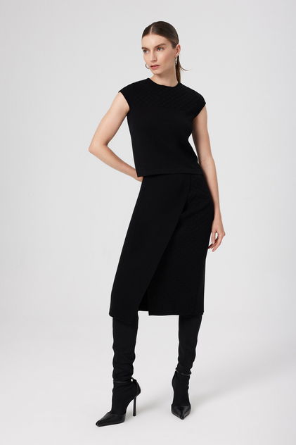 Siyah Yakası Desenli Crop Top - Triko Mısırlı