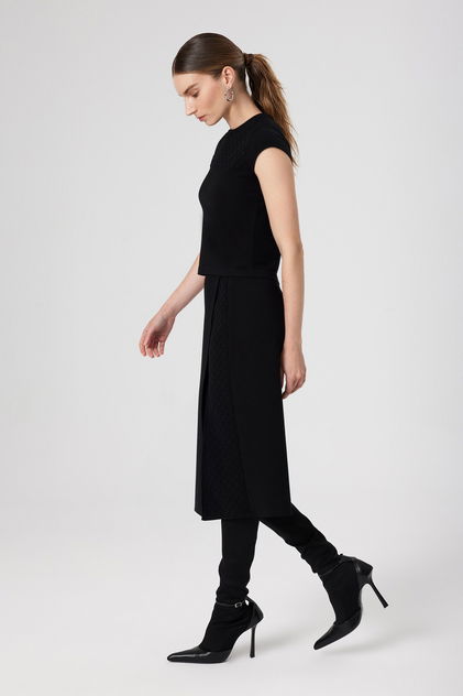 Siyah Yakası Desenli Crop Top - Triko Mısırlı